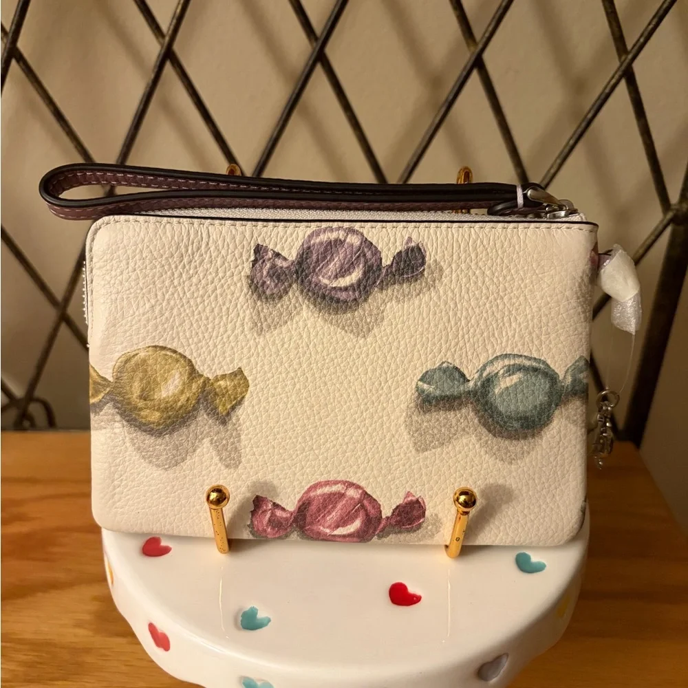 Coach Corner “Candy” Zip Wristlet Nwt - Picture 2 of 7